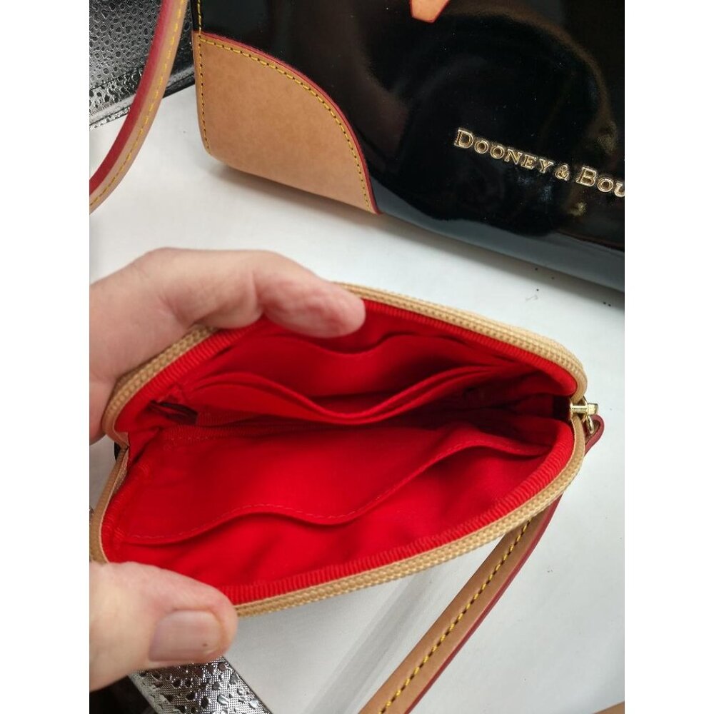 Dooney & Bourke Black & Beige Patent Leather Tote/crossbody & Wristlet Set - Picture 7 of 16
